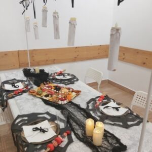 🎃 Tablita Gourmet Halloween + Vajilla para 4 personas 
